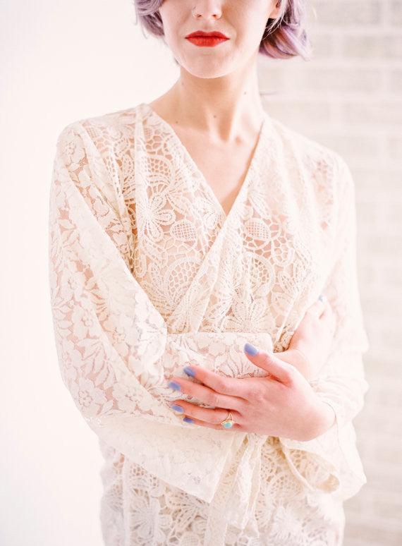Ivory bridesmaids wedding robes in floral lace pattern – robesbysilkandmore